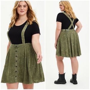 TORRID NWT Green Acid Wash Skater Skirt w/ removable suspenders.